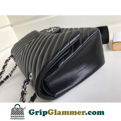 Chanel Flap Bag 30cm (Jumbo) - Image 9