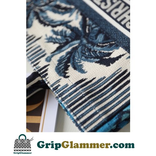 Dior Book Tote Large 42cm - Image 7