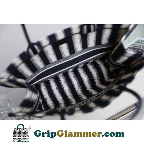 Dior Book Tote Large 42cm - Image 4