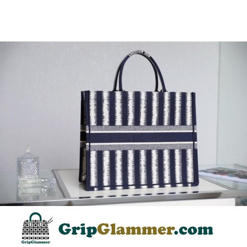 Dior Book Tote Large 42cm - Image 6