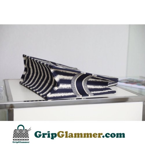 Dior Book Tote Large 42cm - Image 7