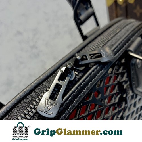 Louis Vuitton Alma - Image 7