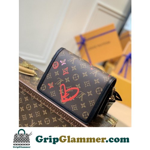 Louis Vuitton Petite Malle - Image 7