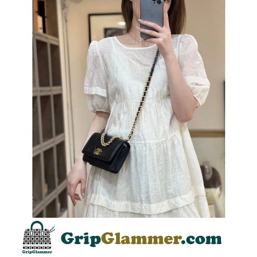 Chanel 19 Bag - Image 7