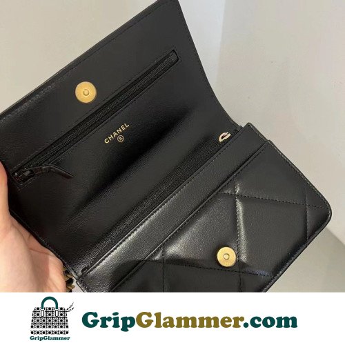 Chanel 19 Bag - Image 6