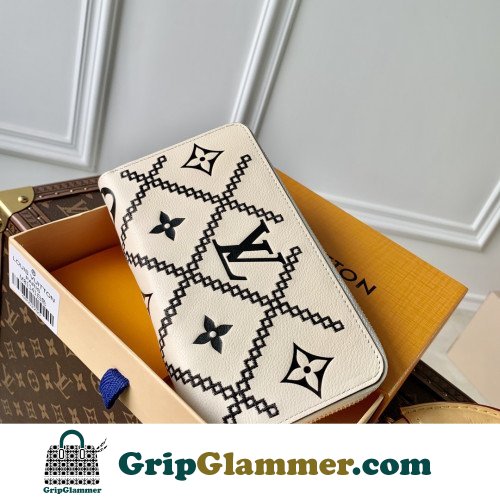 Louis Vuitton Wallet - Image 2