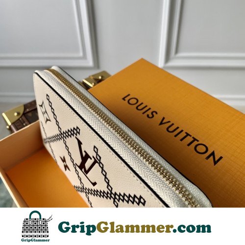 Louis Vuitton Wallet - Image 4