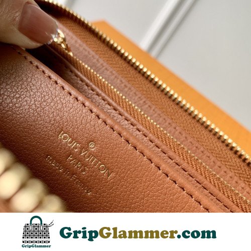 Louis Vuitton Wallet - Image 5