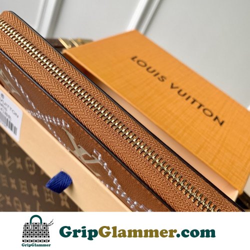 Louis Vuitton Wallet - Image 6