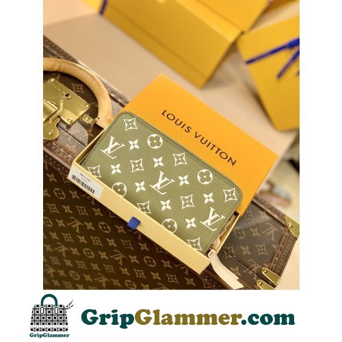 Louis Vuitton Wallet - Image 6