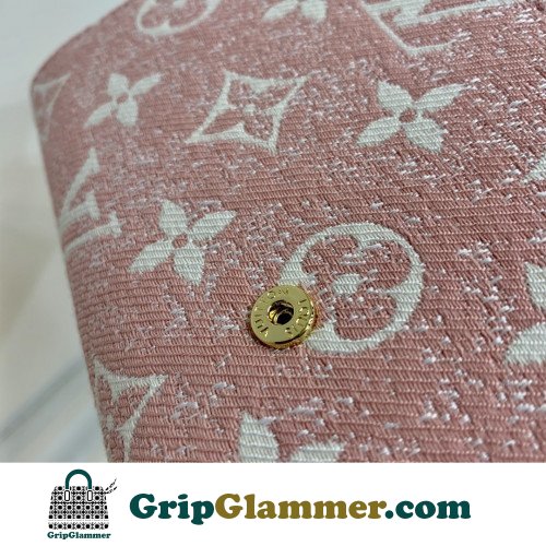 Louis Vuitton Wallet - Image 7