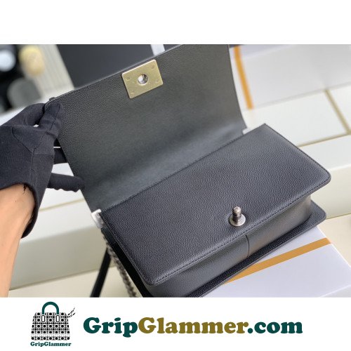 Chanel Boy Bag Caviar 25cm Medium Lushentic AAAAA grade replica - Image 6