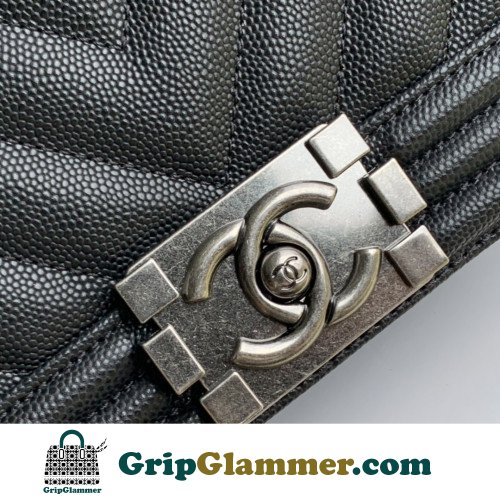 Chanel Boy Bag Caviar 25cm Medium Lushentic AAAAA grade replica - Image 9