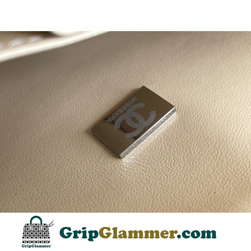 Chanel Flap Bag 25cm (Medium) - Image 9