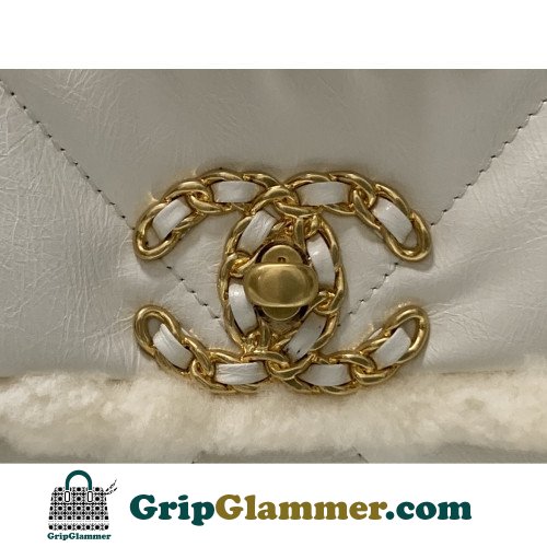 Chanel 19 Bag - Image 2