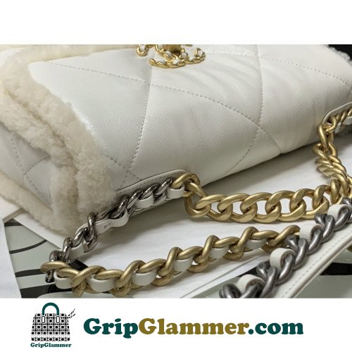 Chanel 19 Bag - Image 3