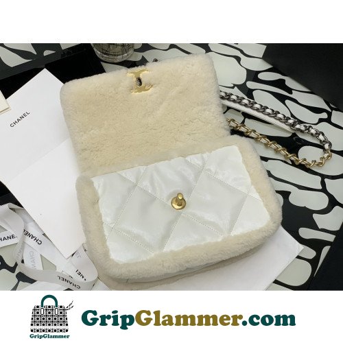 Chanel 19 Bag - Image 5