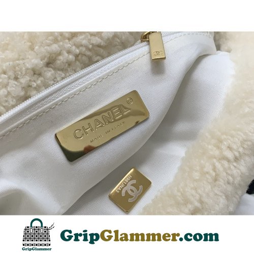 Chanel 19 Bag - Image 6