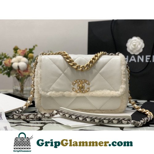 Chanel 19 Bag - Image 8