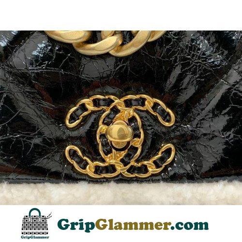 Chanel 19 Bag - Image 2