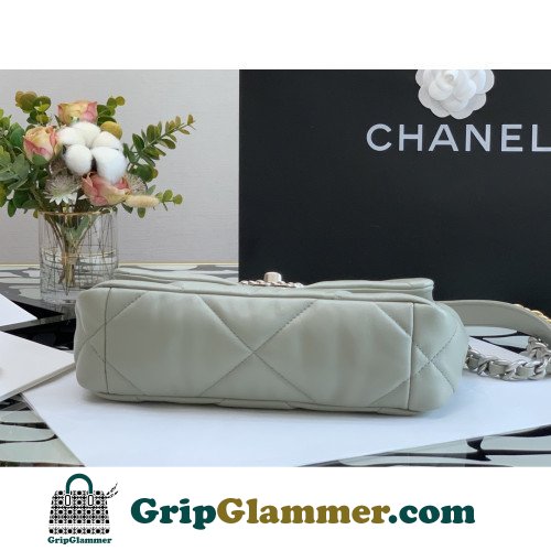 Chanel 19 Bag - Image 5