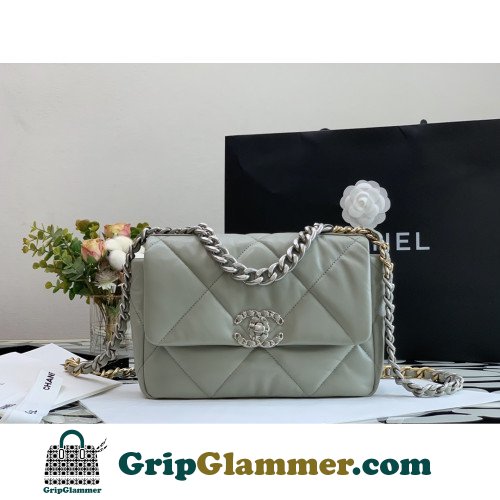 Chanel 19 Bag - Image 7