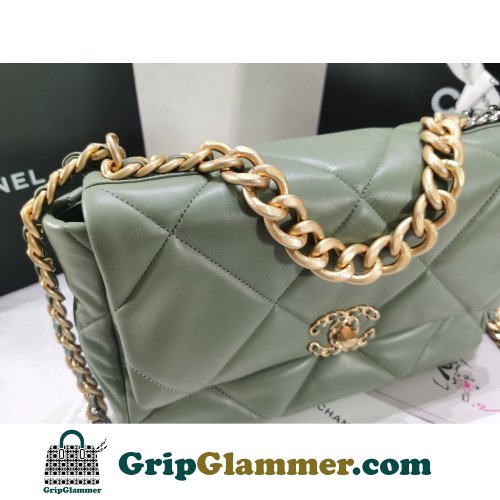 Chanel 19 Bag - Image 4