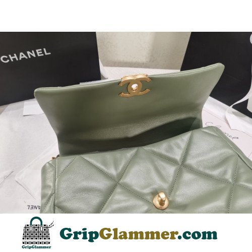 Chanel 19 Bag - Image 7