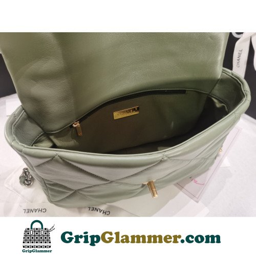 Chanel 19 Bag - Image 8