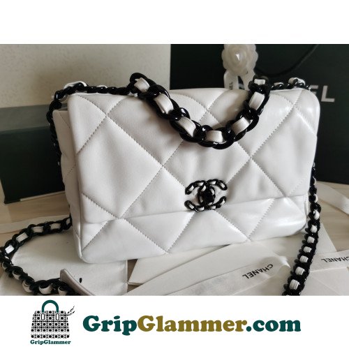 Chanel 19 Bag - Image 3