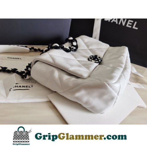 Chanel 19 Bag - Image 5