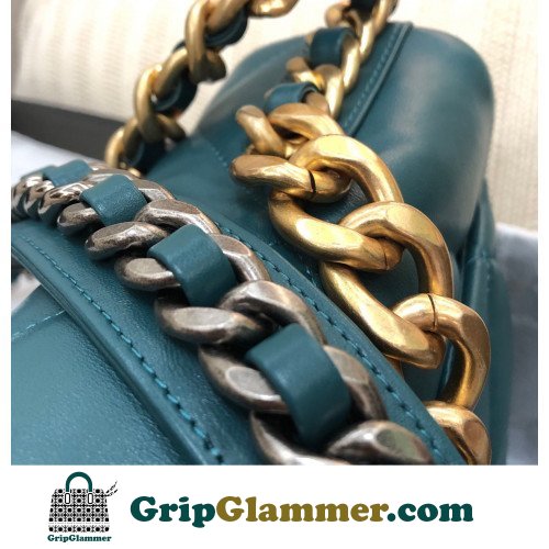 Chanel 19 Bag - Image 4