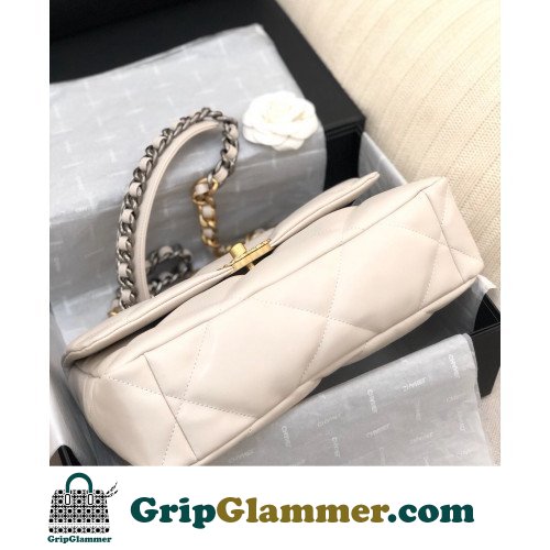 Chanel 19 Bag - Image 4