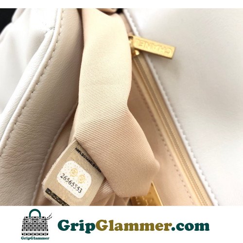 Chanel 19 Bag - Image 6