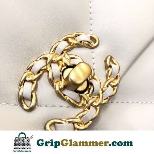 Chanel 19 Bag - Image 9