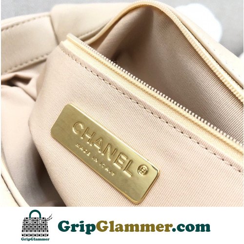 Chanel 19 Bag - Image 3