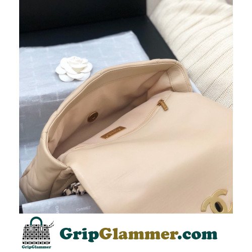 Chanel 19 Bag - Image 7