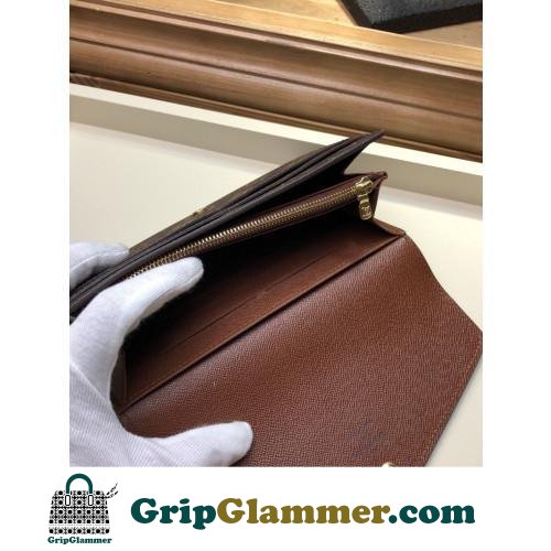 Louis Vuitton Wallet - Image 4