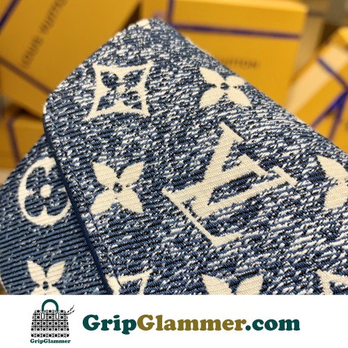 Louis Vuitton Wallet - Image 5