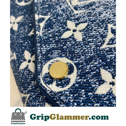 Louis Vuitton Wallet - Image 6