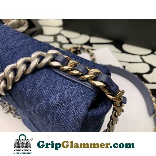 Chanel 19 Bag - Image 3