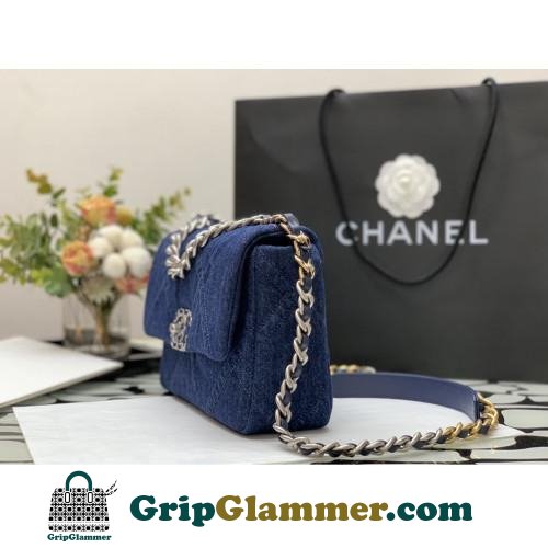 Chanel 19 Bag - Image 4