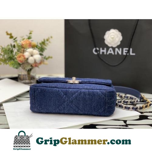 Chanel 19 Bag - Image 6