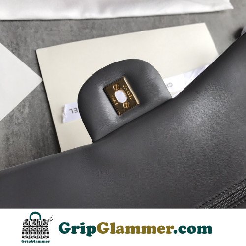 Chanel Flap Bag 30cm (Jumbo) - Image 9