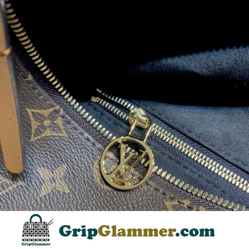 Louis Vuitton Tote - Image 2