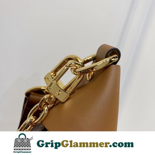 Louis Vuitton Tote - Image 3