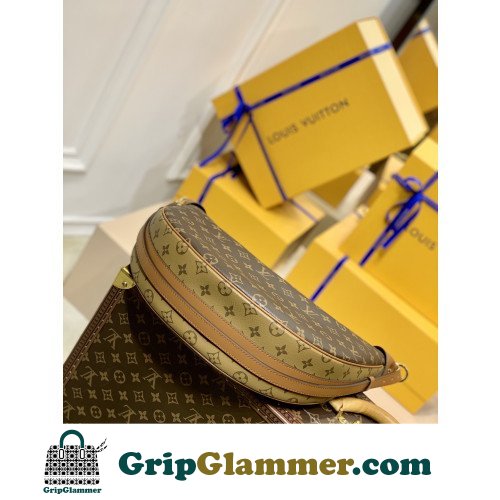 Louis Vuitton Tote - Image 4