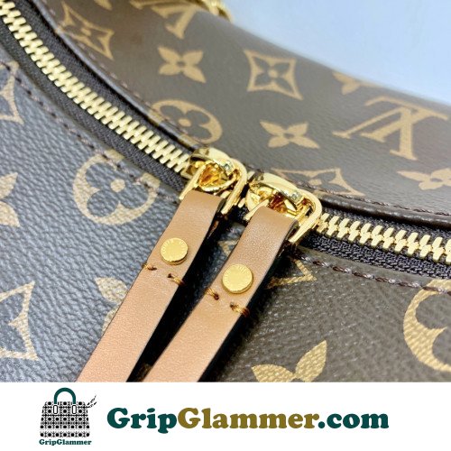 Louis Vuitton Tote - Image 7