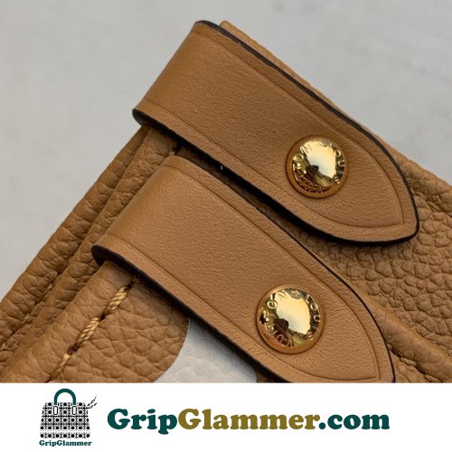 Louis Vuitton On The Go - Image 6