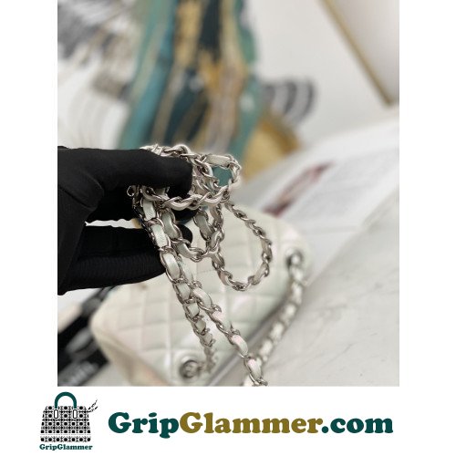 Chanel Flap Bag 17cm (Mini) - Image 9